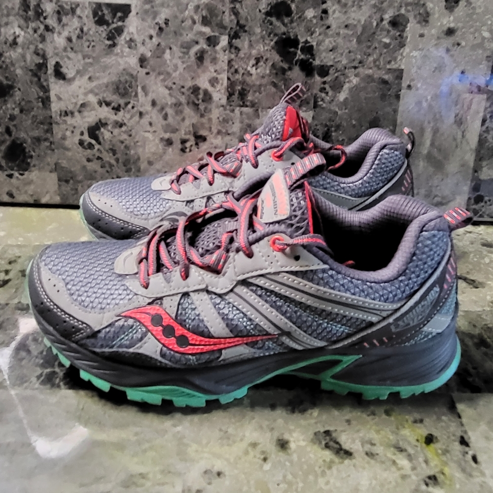 Saucony Excursion TR8 S15203-2 Women's Trail Running Shoes Size 7.5.